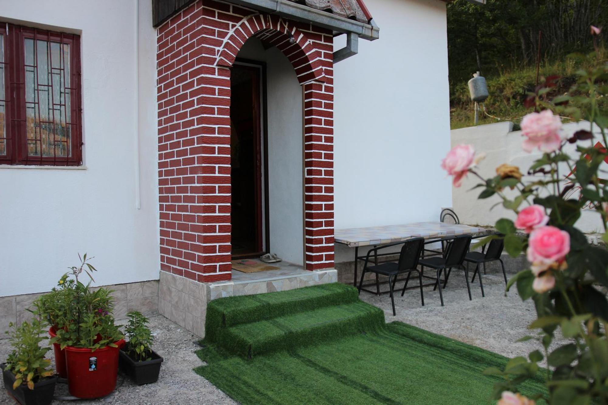 Vikendica "Oaza Mira" Villa Gacko Exterior photo